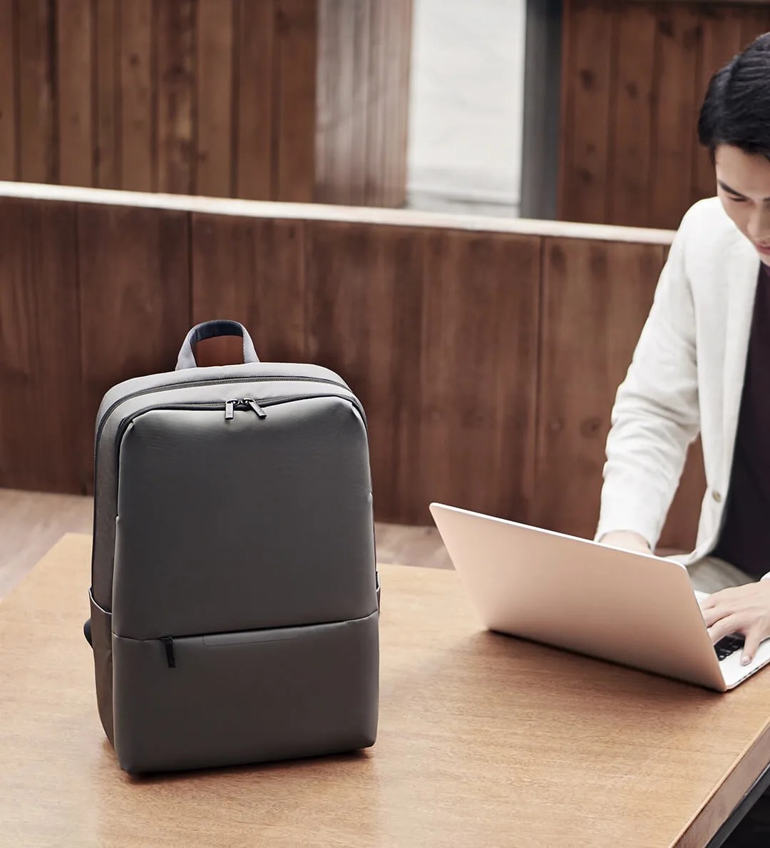 حقيبة ظهر شاومي الكلاسيكية الأ - مراجعة Xiaomi Laptop Accessories وسعره