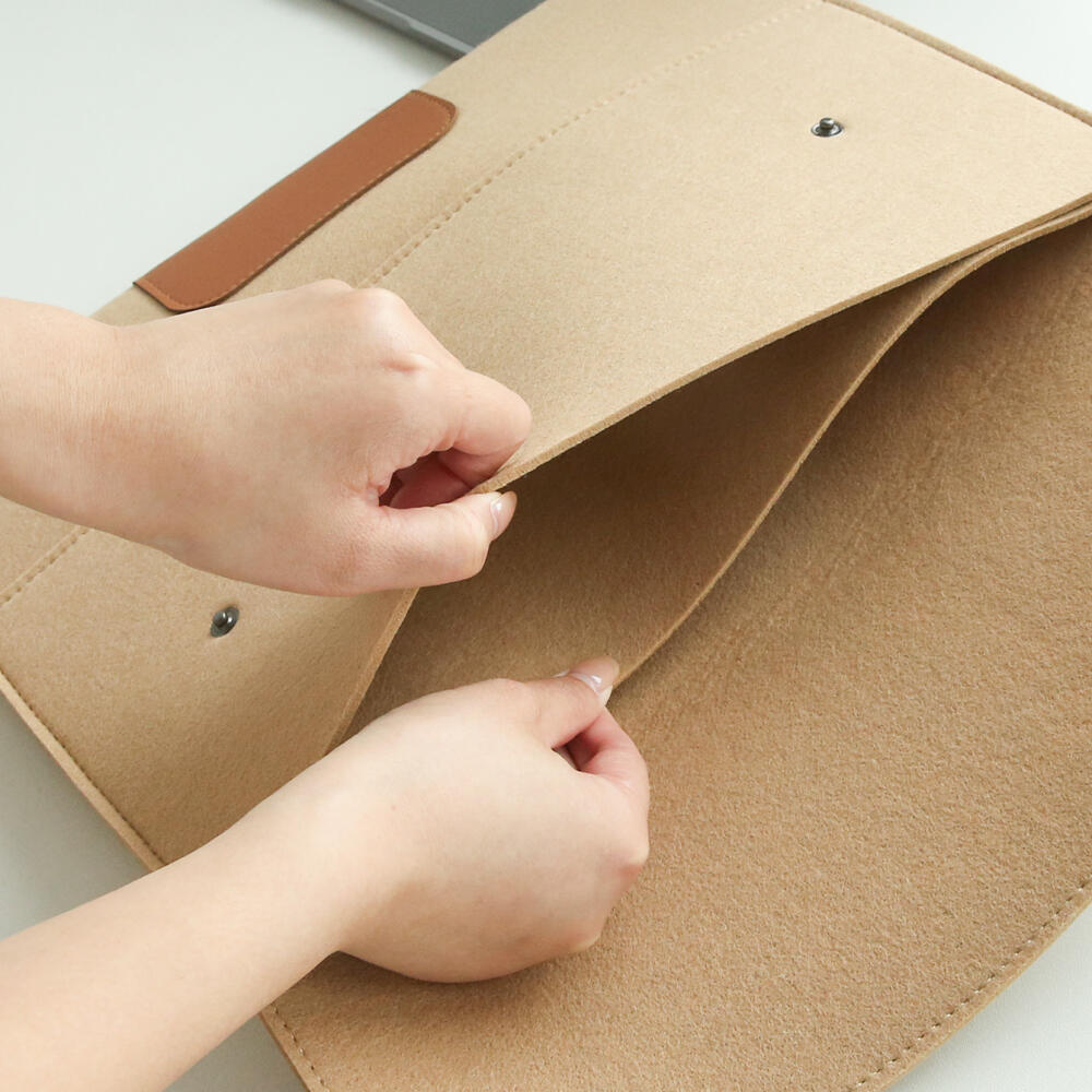 حافظة مستندات مخصصة من اللباد  - مراجعة Laptop Accessories Name وسعره