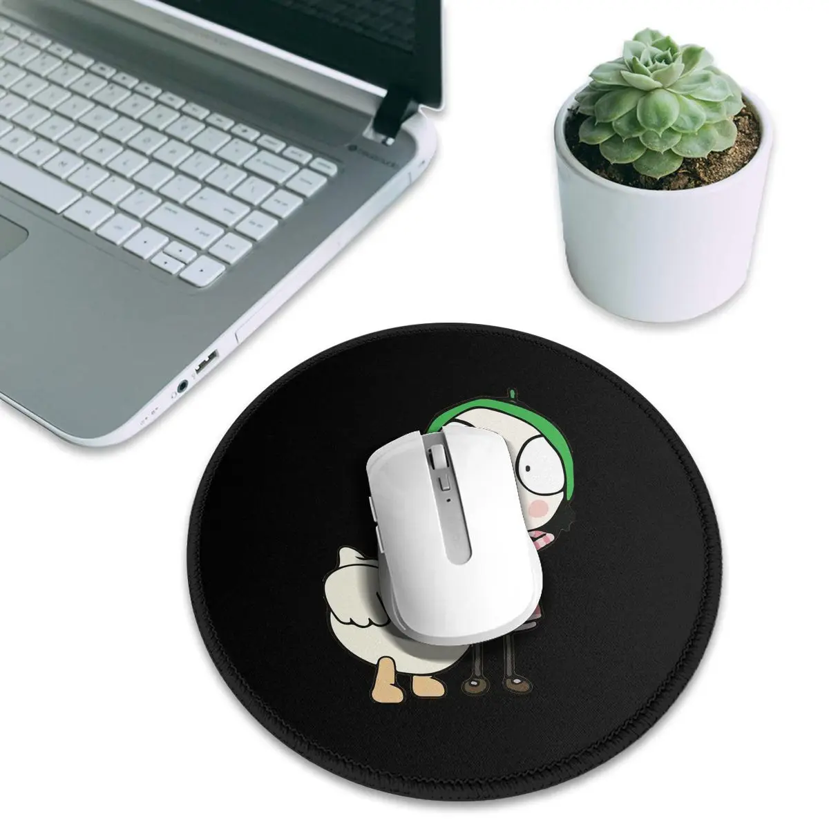 سجادة ماوس مستديرة بتصميم سارة - مراجعة Laptop Accessories To Have وسعره